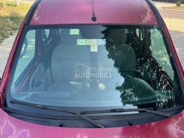 Šoferšajbna za Renault Kangoo od 2003. do 2009. god.