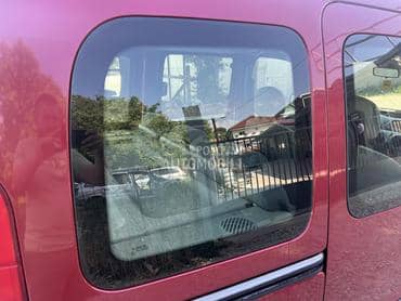 Staklo zadnje desno za Renault Kangoo od 2003. do 2009. god.