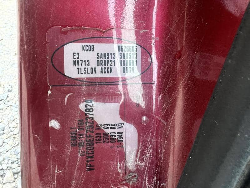 Vrata prednja leva bordo NV713