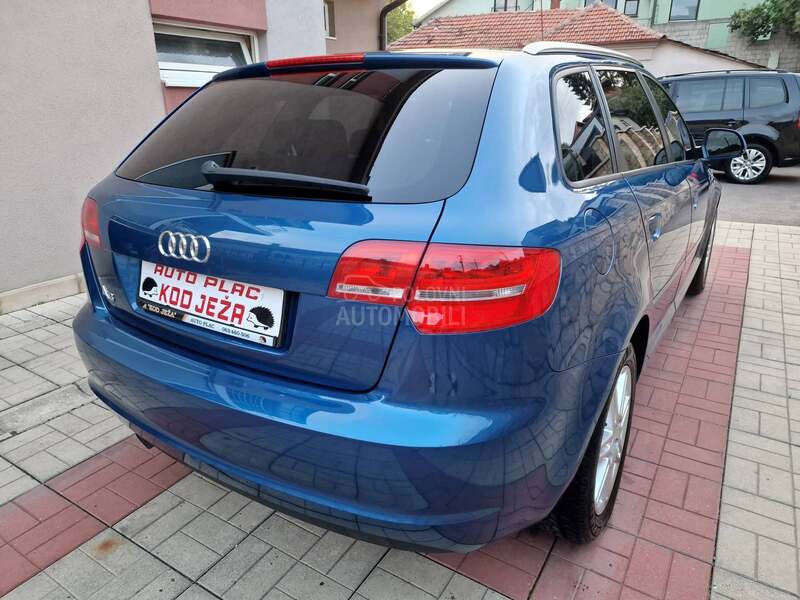 Audi A3 1,6 b e n z i n