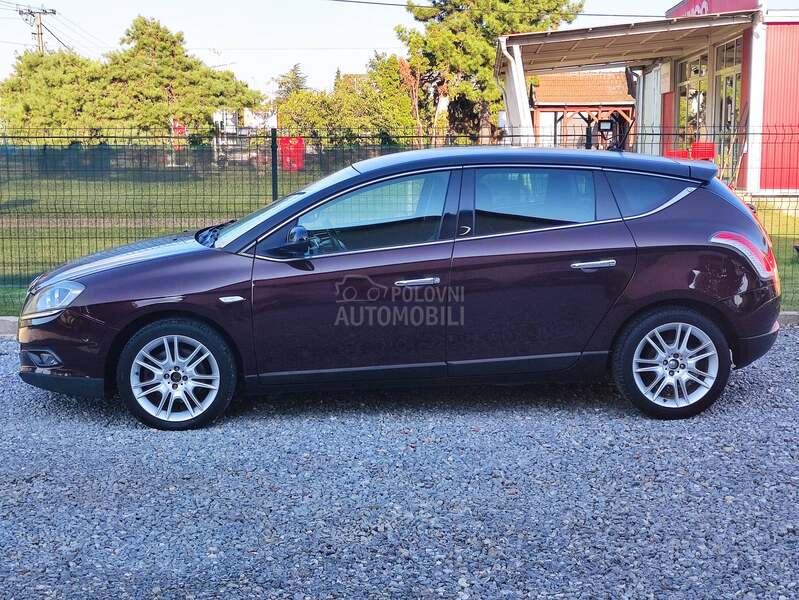 Lancia Delta Bi-colore