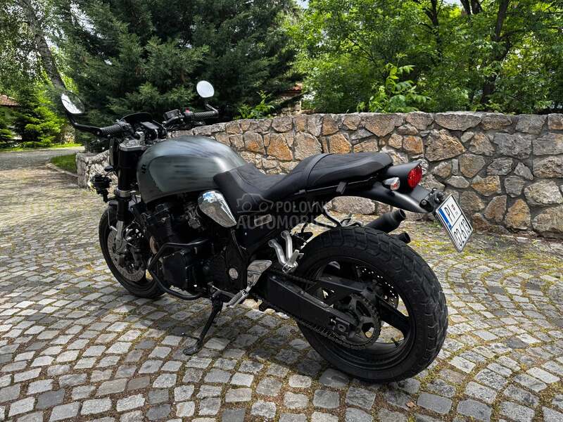 Suzuki gsx 750 inazuma