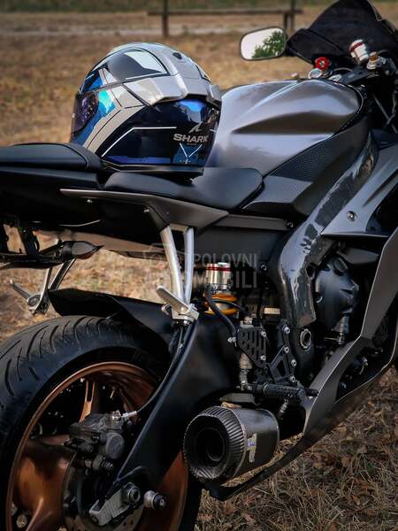 Yamaha R6
