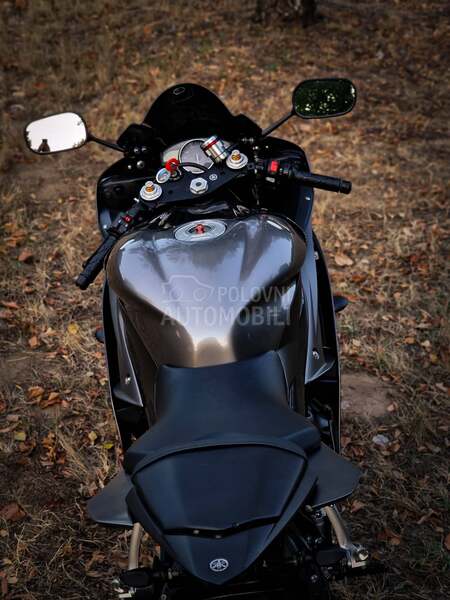 Yamaha R6