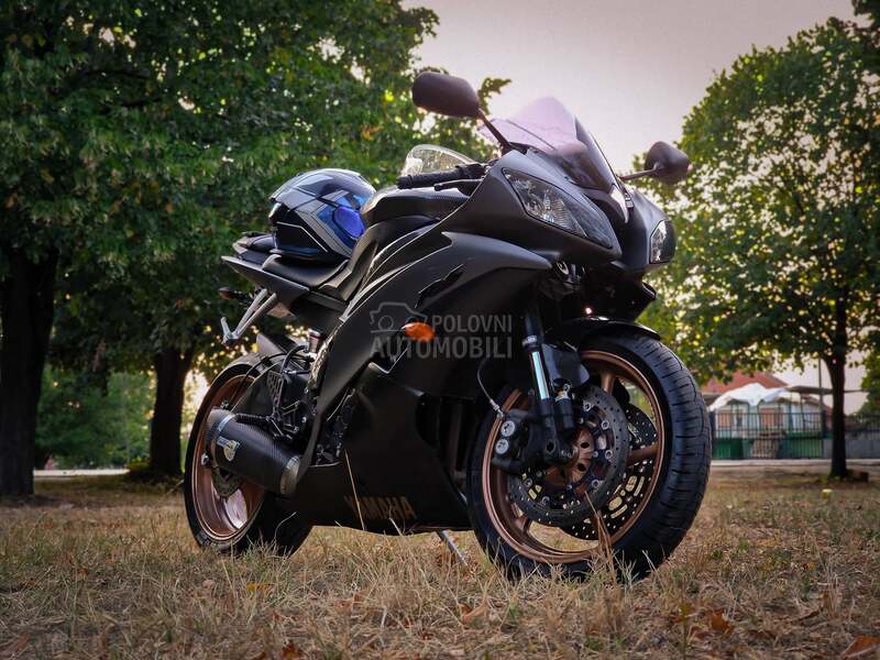Yamaha R6