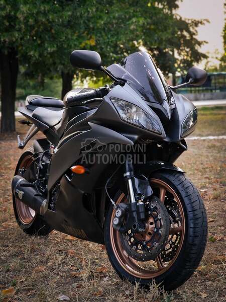 Yamaha R6