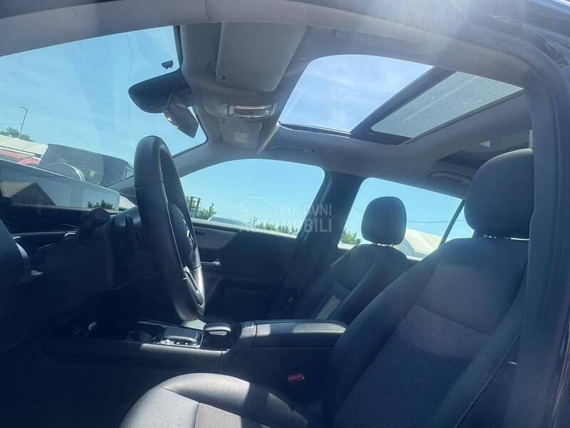 Mercedes Benz GLB 200 PANO RAMA
