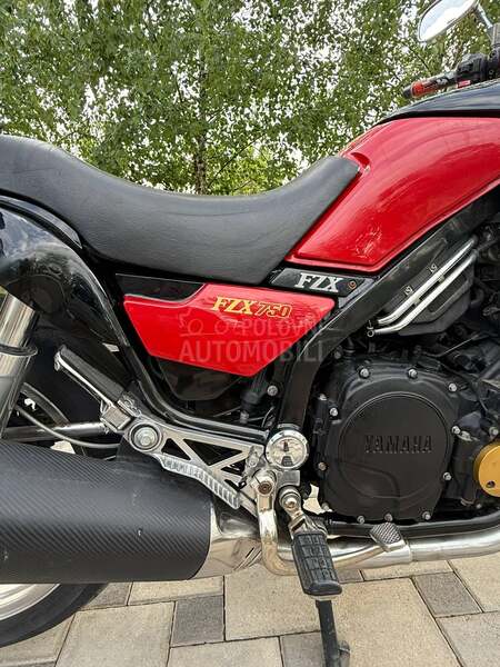 Yamaha FZX 750