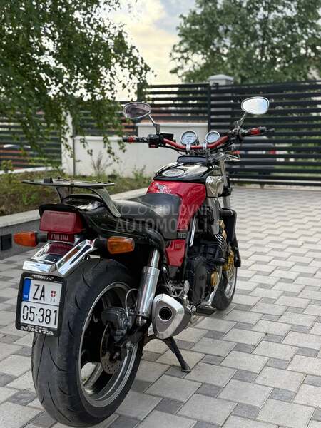 Yamaha FZX 750