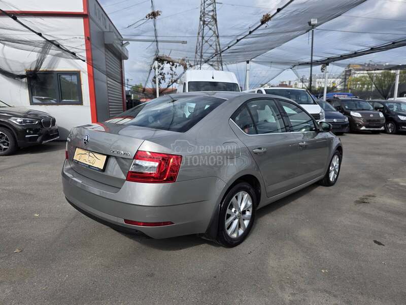 Škoda Octavia 1.6 TDI STYLE