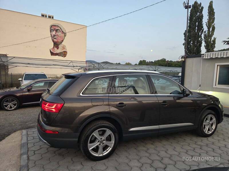 Audi Q7 E TRON