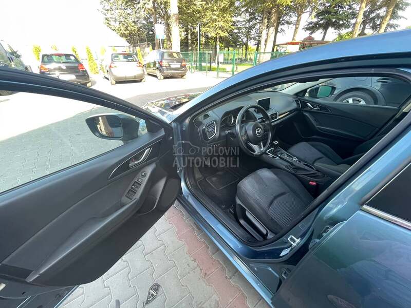 Mazda 3 1.5 skyactive