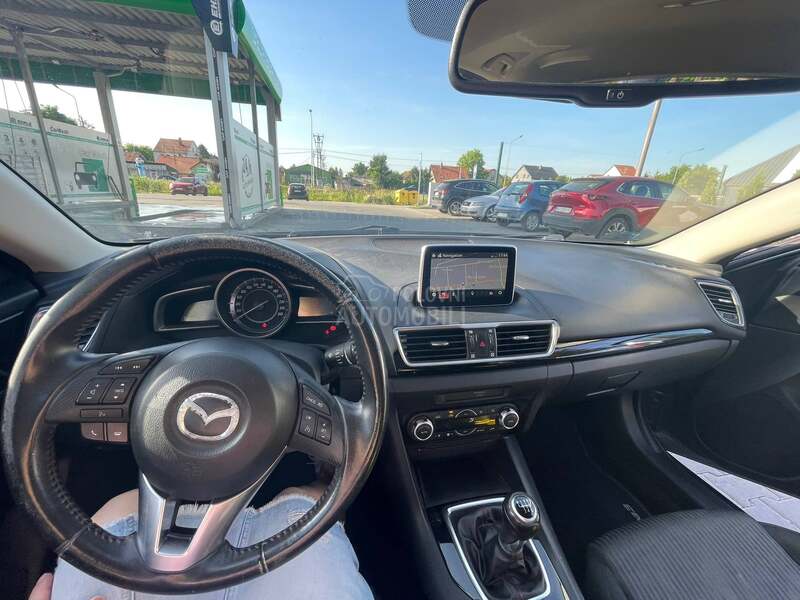 Mazda 3 1.5 skyactive