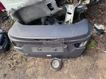 gepek vrata limuzina 4 vrata za Ford Focus od 2011. do 2014. god.