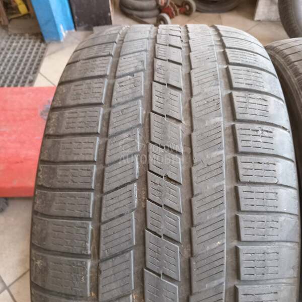 Pirelli 295/35 R21 Zimska