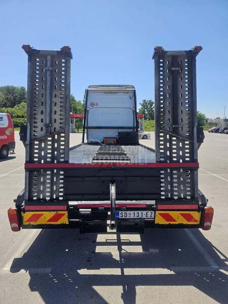 Renault Midlum