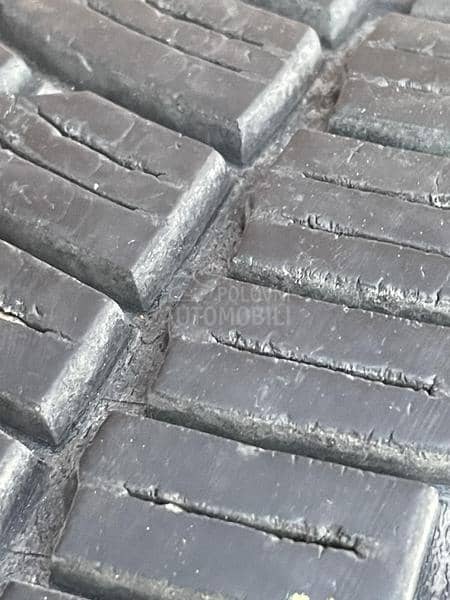 BFGoodrich 235/75 R15 Zimska