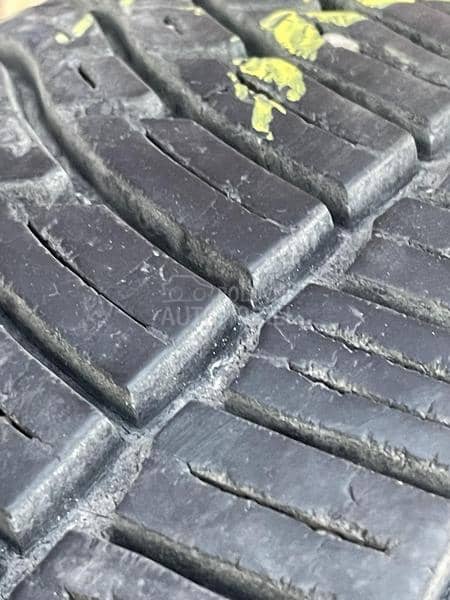 BFGoodrich 235/75 R15 Zimska