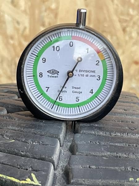 BFGoodrich 235/75 R15 Zimska