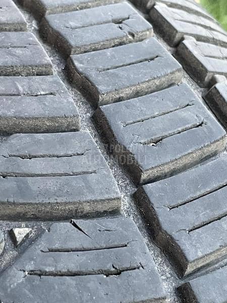 BFGoodrich 235/75 R15 Zimska