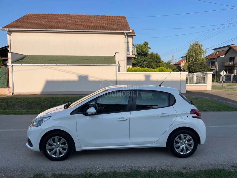 Peugeot 208 1.2