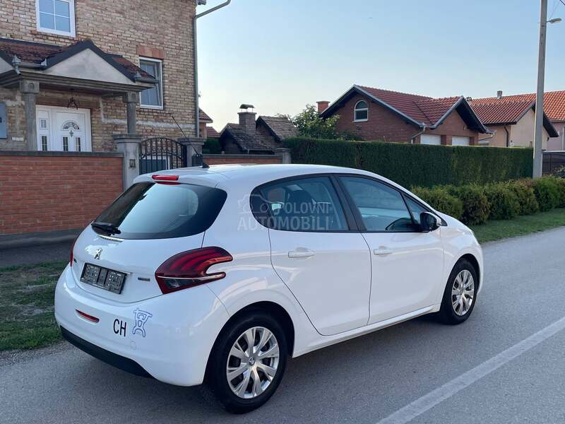 Peugeot 208 1.2