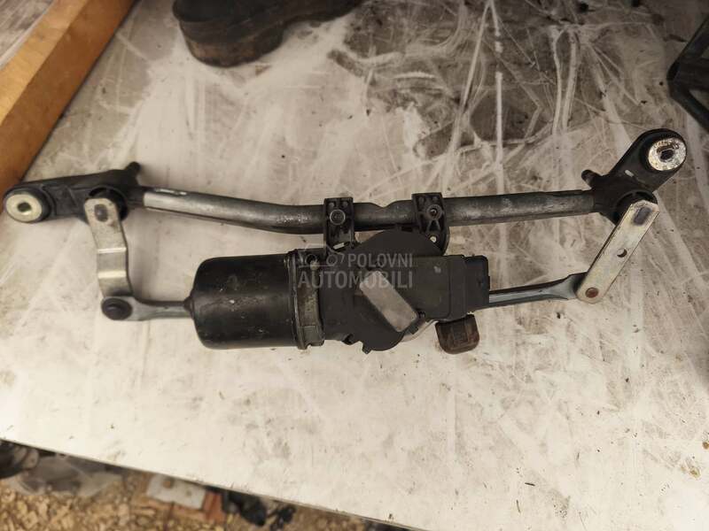 Motor brisaca sa polugama