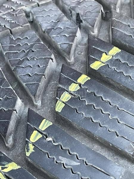 Continental 225/40 R18 Zimska