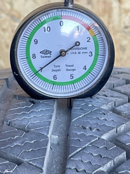 Continental 225/40 R18 Zimska