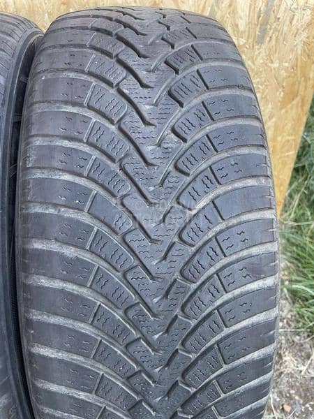 Falken 225/55 R19 Zimska