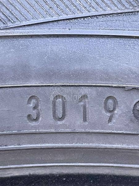 Falken 225/55 R19 Zimska