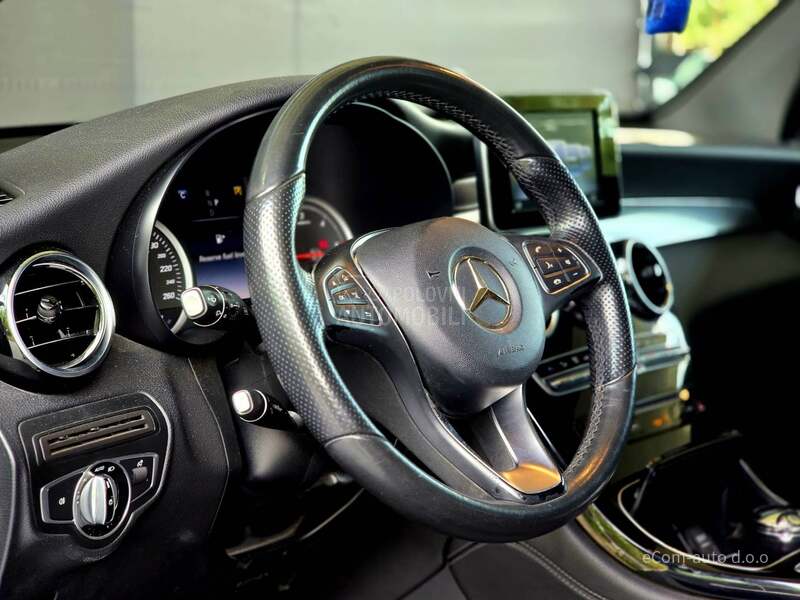 Mercedes Benz GLC 220 4 MATIC 9G-TRONIC