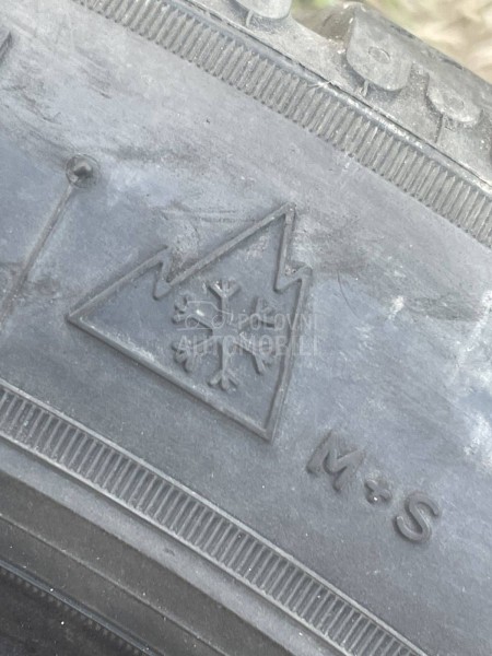 Pirelli 255/40 R19 Zimska