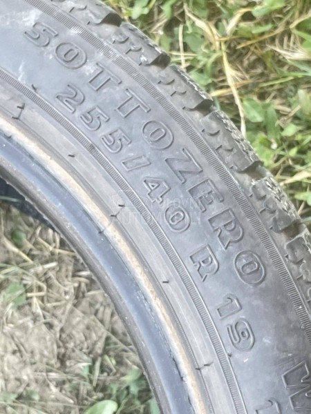 Pirelli 255/40 R19 Zimska