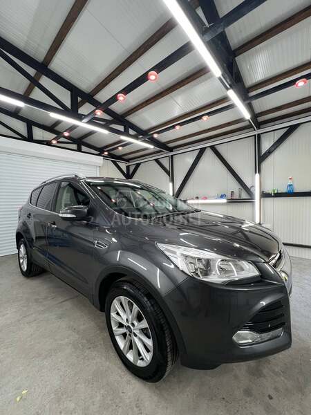 Ford Kuga 4x4 CH