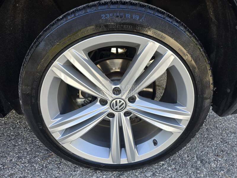 Volkswagen Tiguan R LINE  2.0TDI DSG
