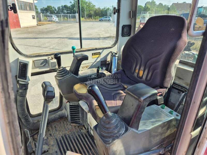 Takeuchi TB 016