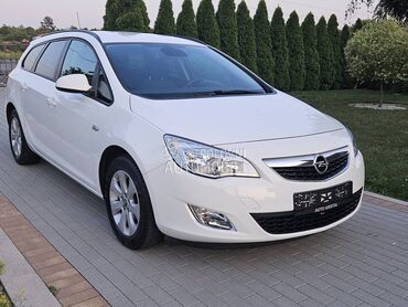 Opel Astra J 