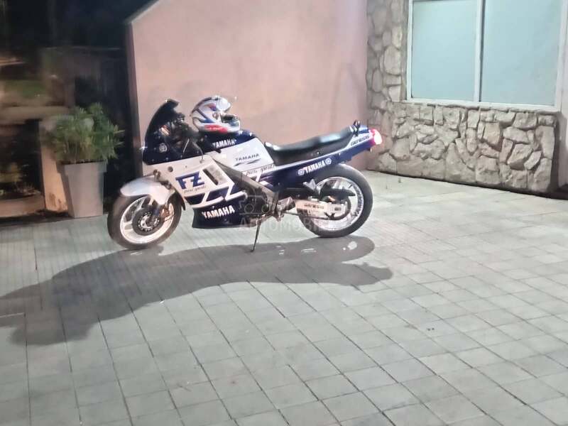 Yamaha FZ