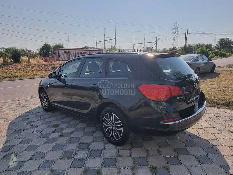 Opel Astra J 