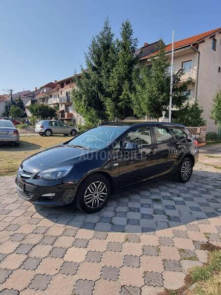 Opel Astra J 