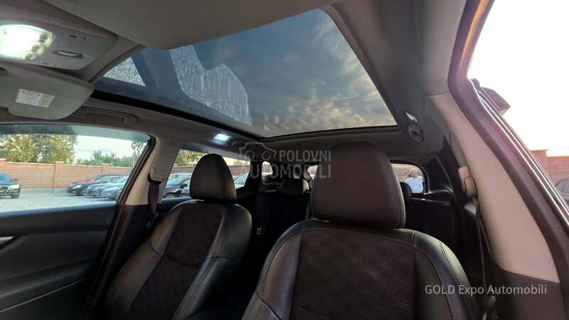 Nissan Qashqai 1.6DCi TEKNA TESLA