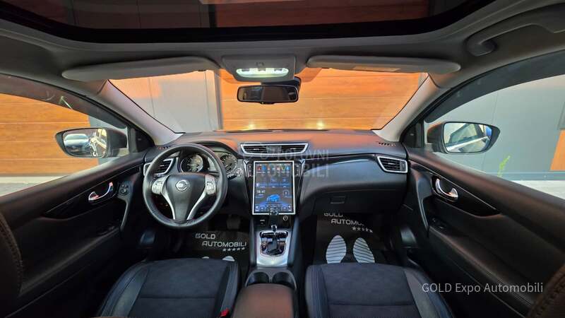 Nissan Qashqai 1.6DCi TEKNA TESLA
