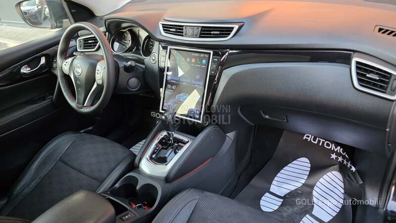 Nissan Qashqai 1.6DCi TEKNA TESLA