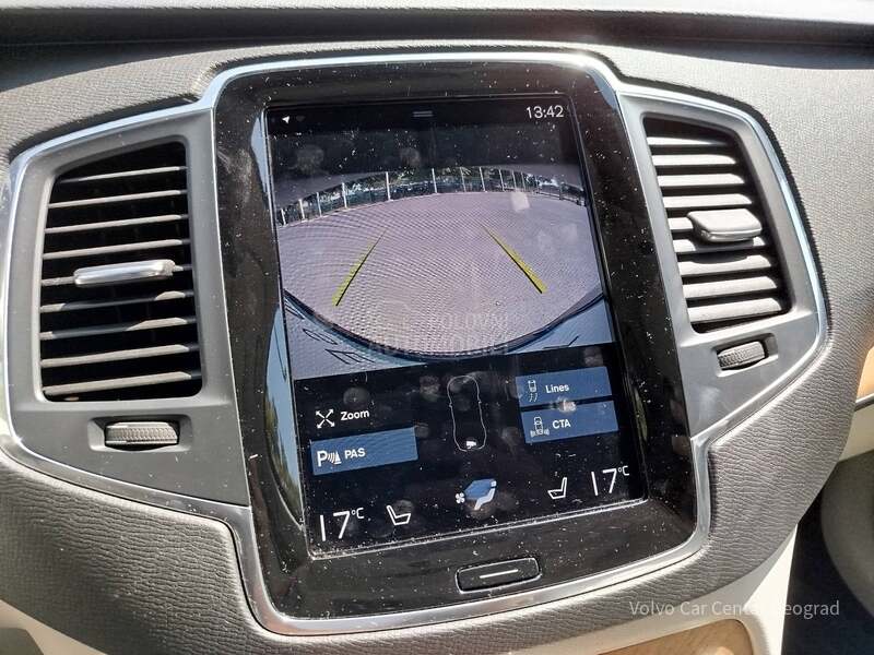 Volvo XC90 B5 AWD MOMENTUM PRO