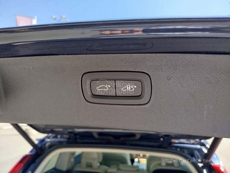 Volvo XC90 B5 AWD MOMENTUM PRO