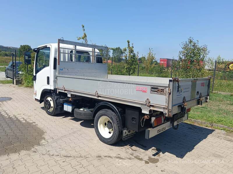 Isuzu NLR85A
