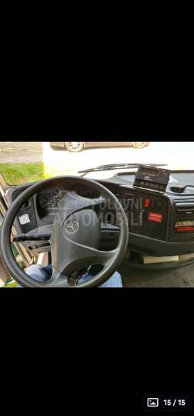 Mercedes Benz 818