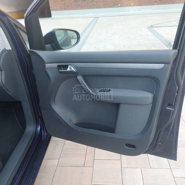 Volkswagen Touran 1.2 tsi 7 sedista