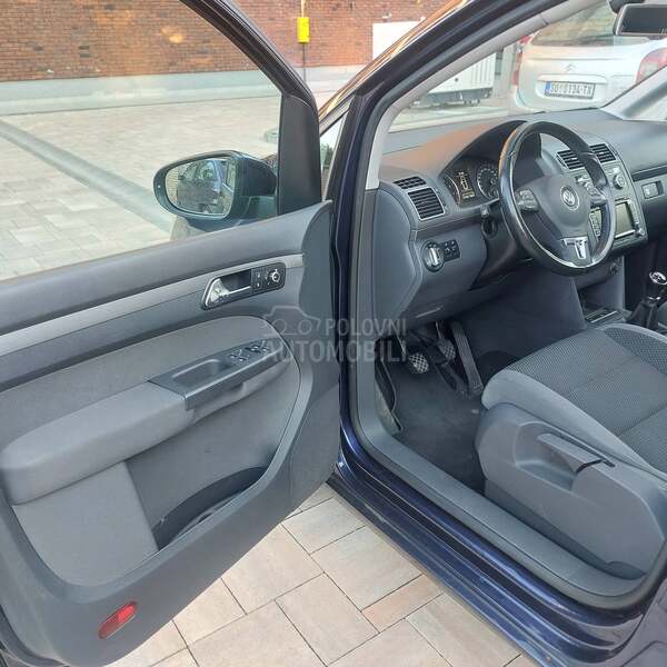 Volkswagen Touran 1.2 tsi 7 sedista
